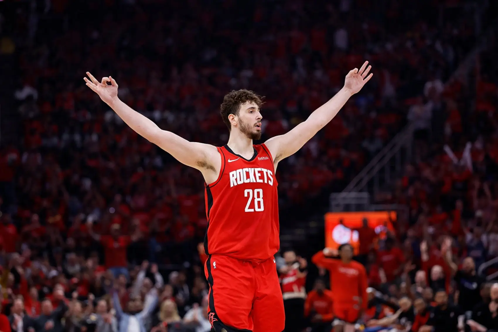 赛场乏力难救主！火箭今夏签回 39 岁老将，如今成 “甜蜜负担”？